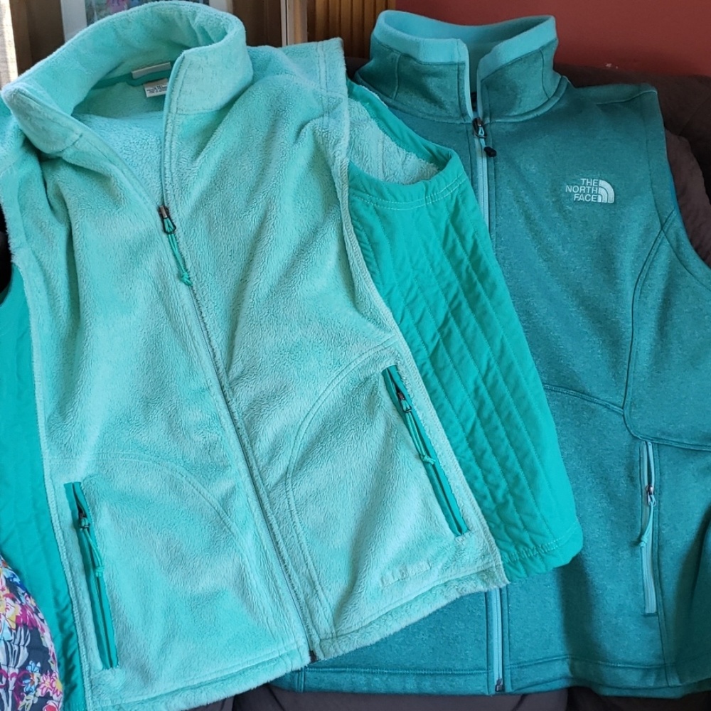 Lot of 2 women's vest SZ xl. North face & ll bean